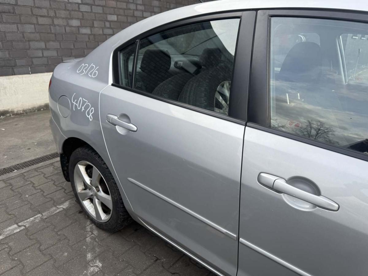 Mazda 3 BK original T&uuml;r hinten rechts Silber 4-T&uuml;rer Limousine Rohbau Bj.2004